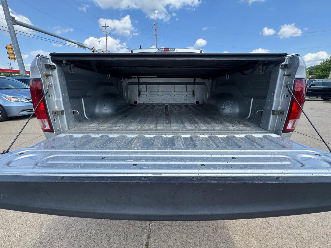 RAM 1500 4WD Crew Cab 140.5" Big Horn 2013