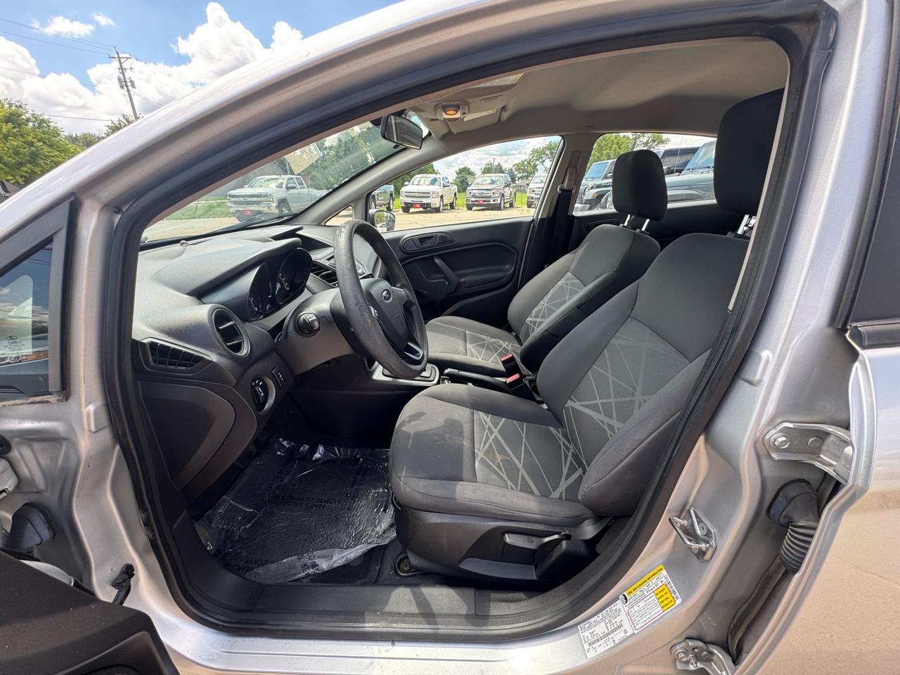 Ford Fiesta 4dr Sdn S 2015