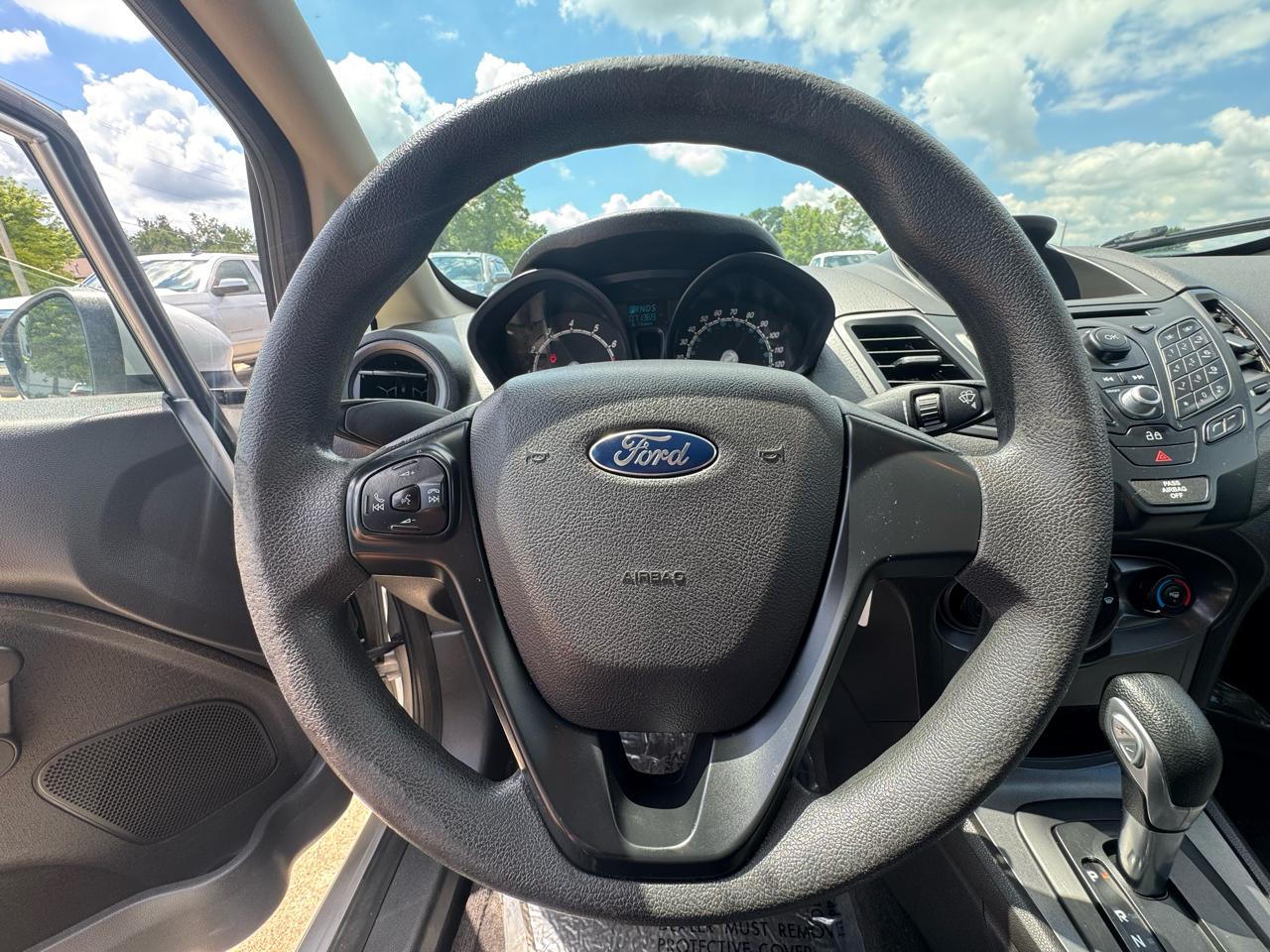 Ford Fiesta 4dr Sdn S 2015