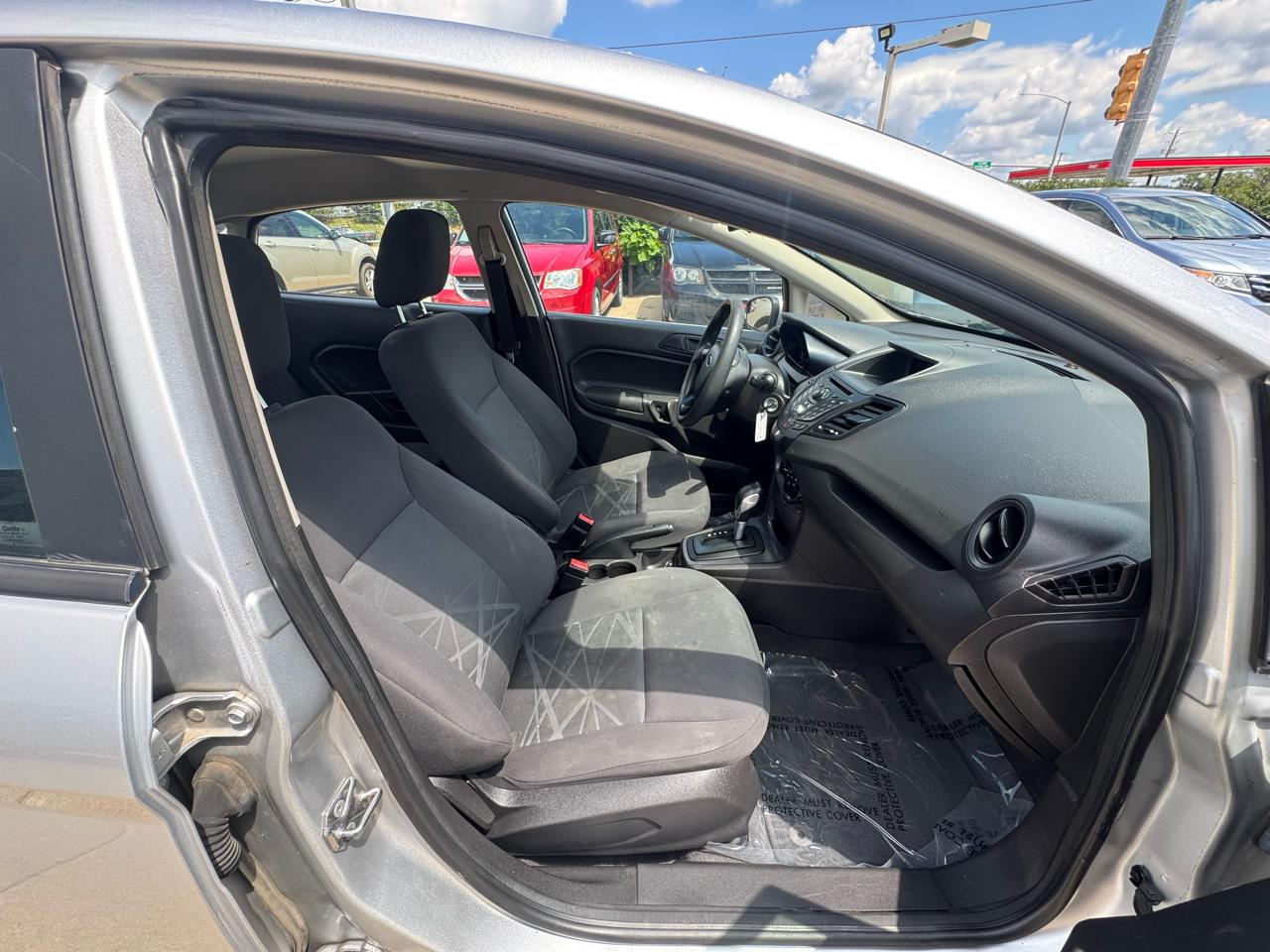 Ford Fiesta 4dr Sdn S 2015