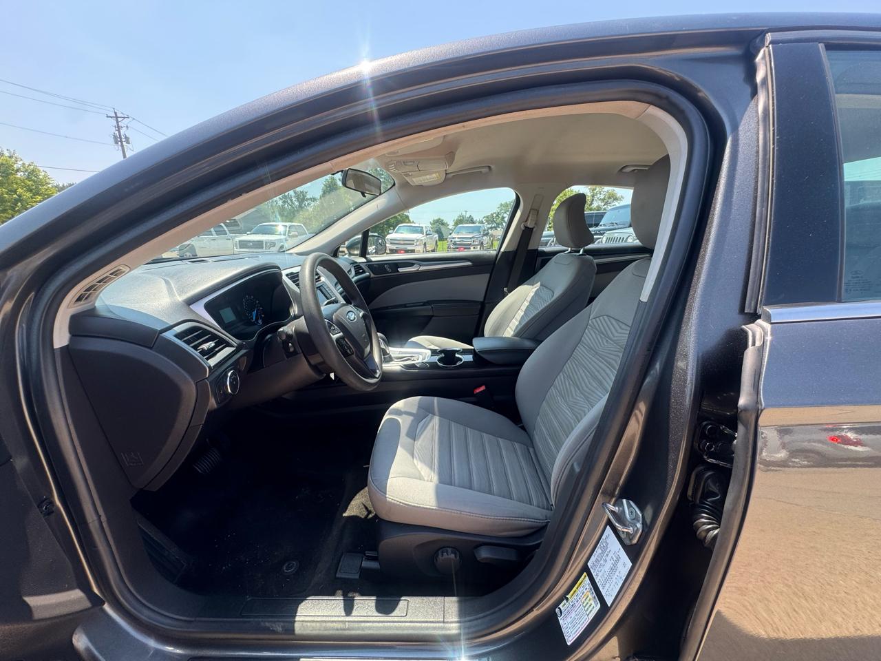 Ford Fusion 4dr Sdn S FWD 2016