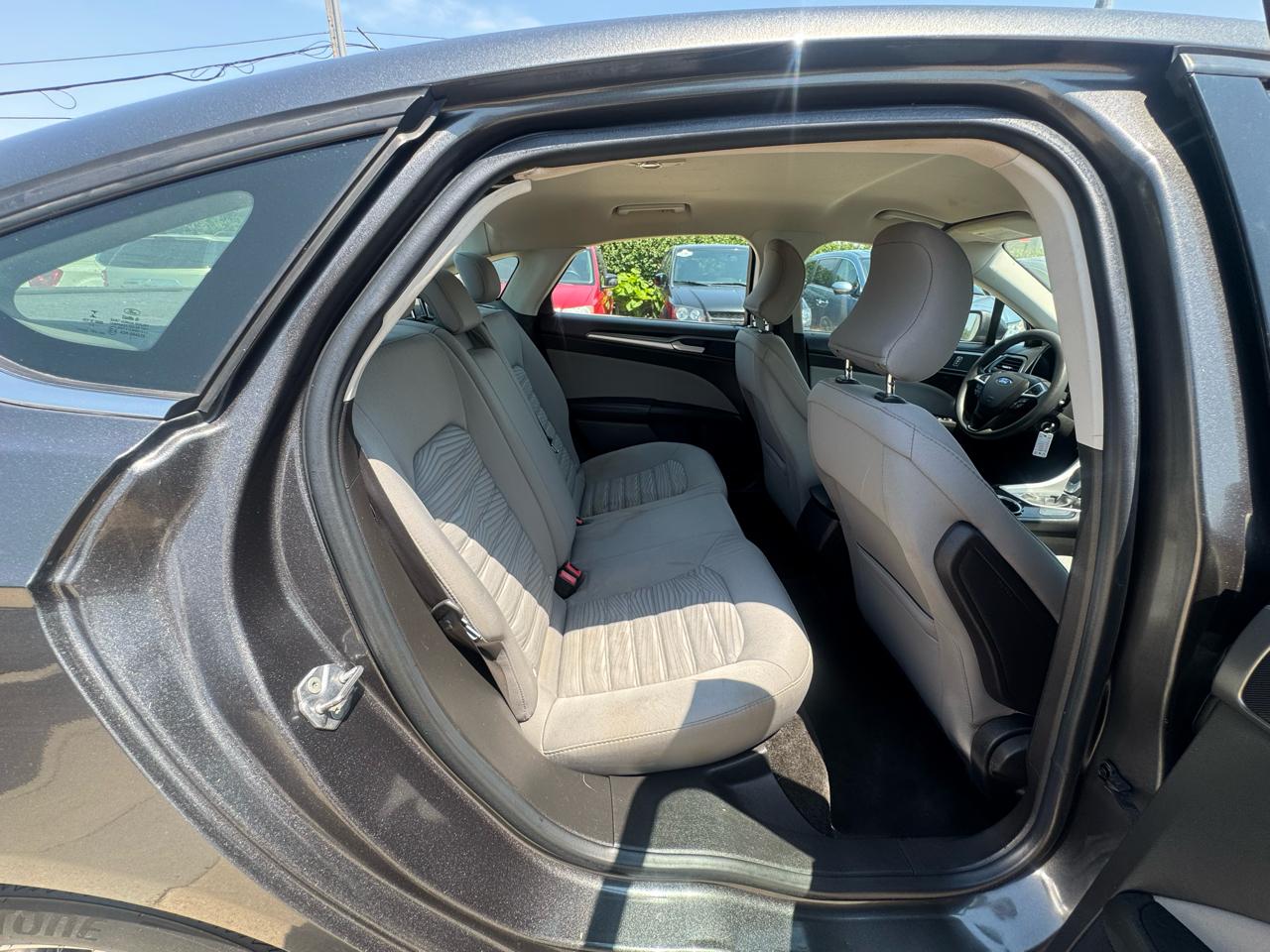 Ford Fusion 4dr Sdn S FWD 2016