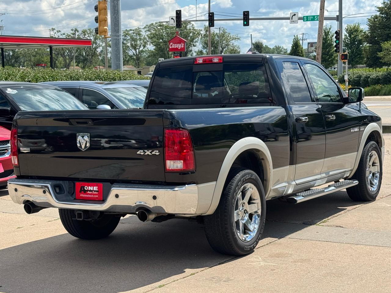 Dodge Ram 1500 4WD Quad Cab 140.5" Laramie 2009