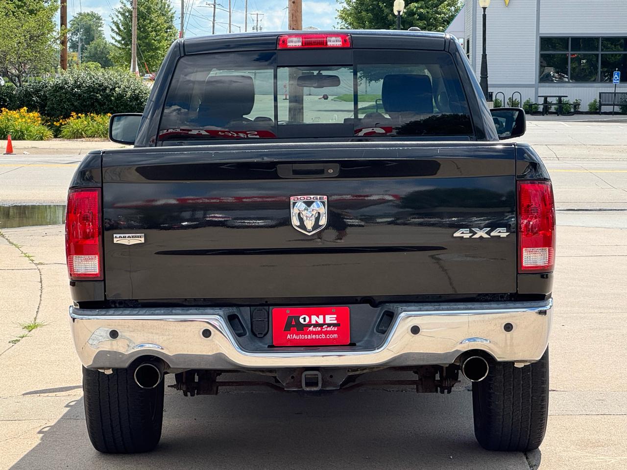 Dodge Ram 1500 4WD Quad Cab 140.5" Laramie 2009