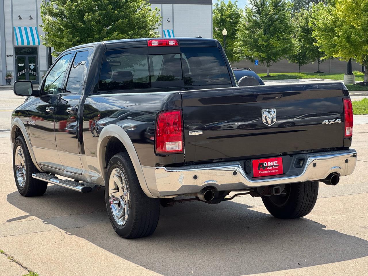 Dodge Ram 1500 4WD Quad Cab 140.5" Laramie 2009