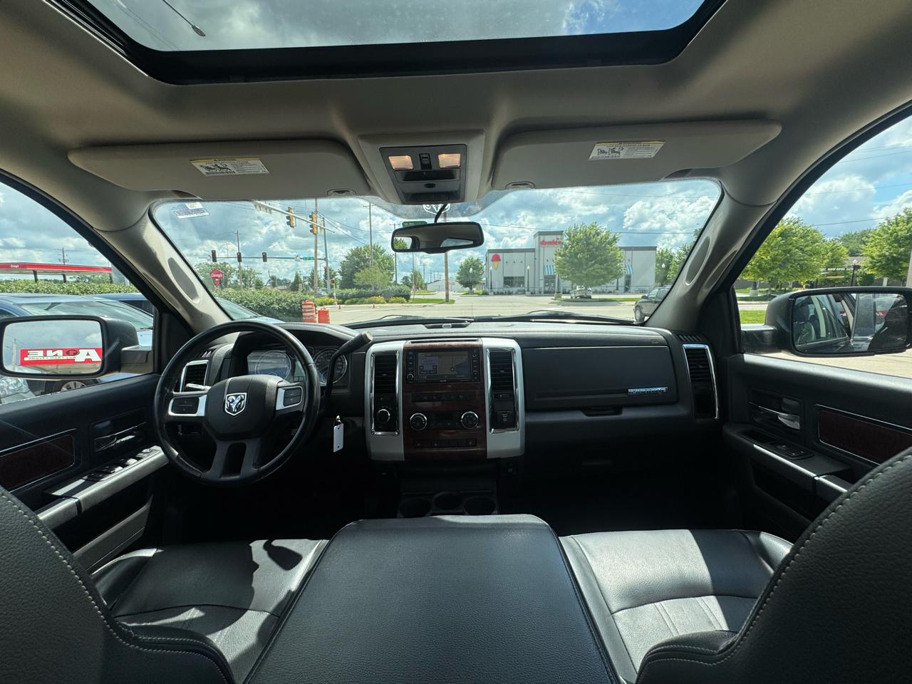 Dodge Ram 1500 4WD Quad Cab 140.5" Laramie 2009