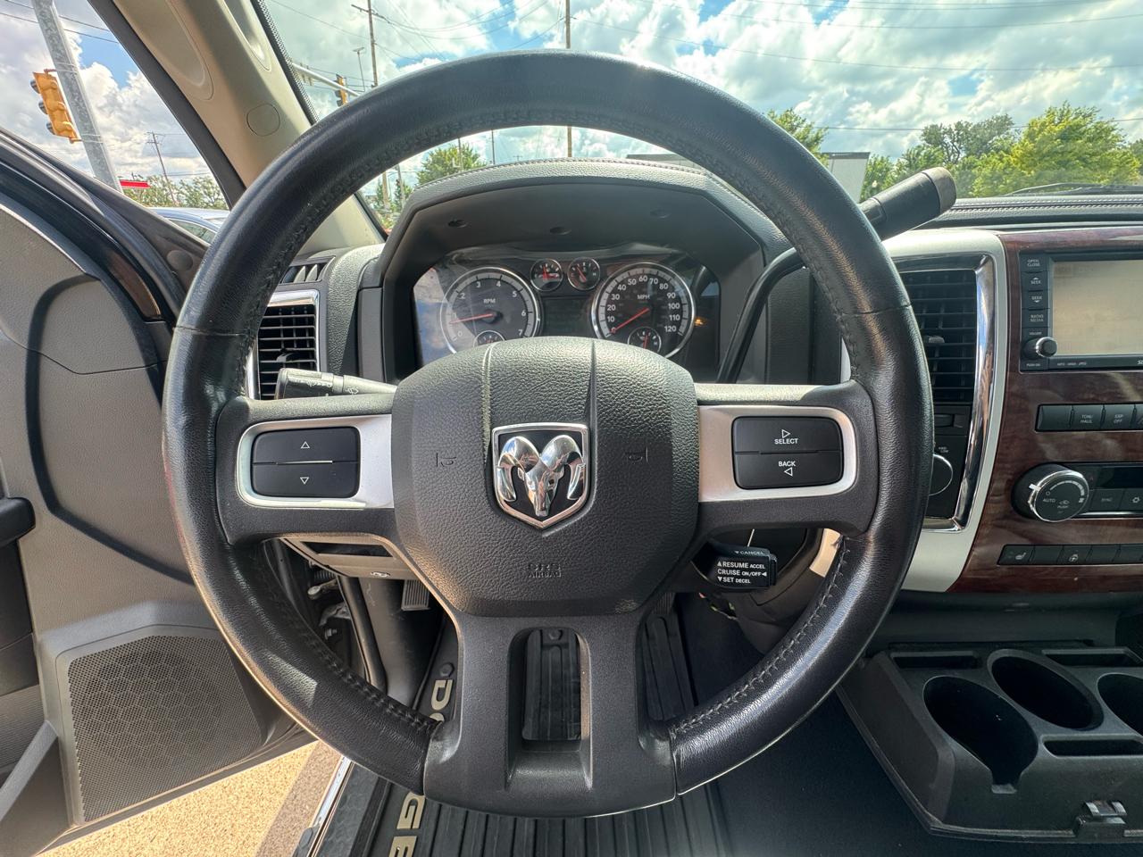 Dodge Ram 1500 4WD Quad Cab 140.5" Laramie 2009