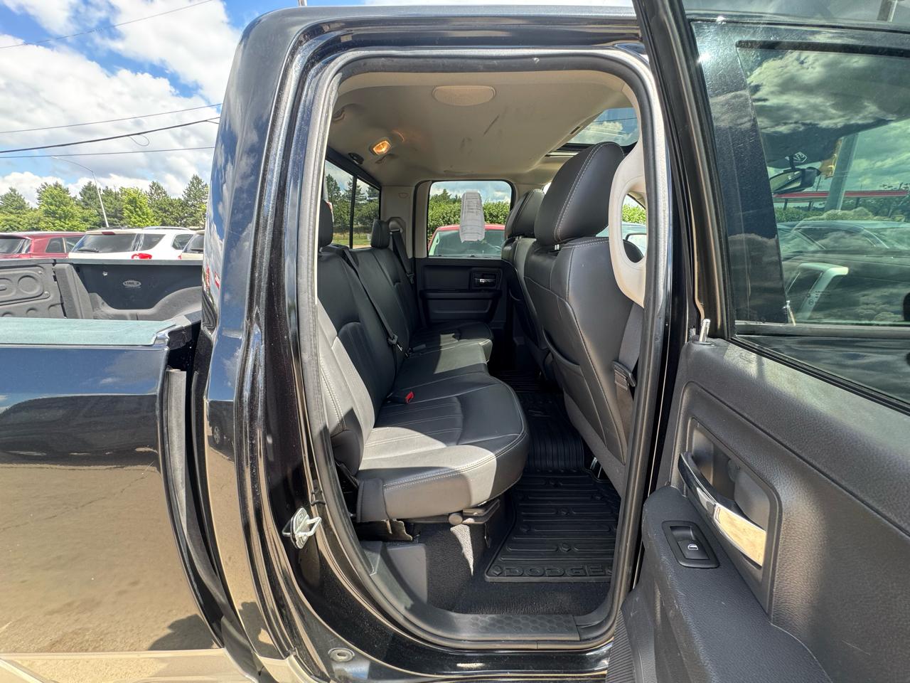 Dodge Ram 1500 4WD Quad Cab 140.5" Laramie 2009