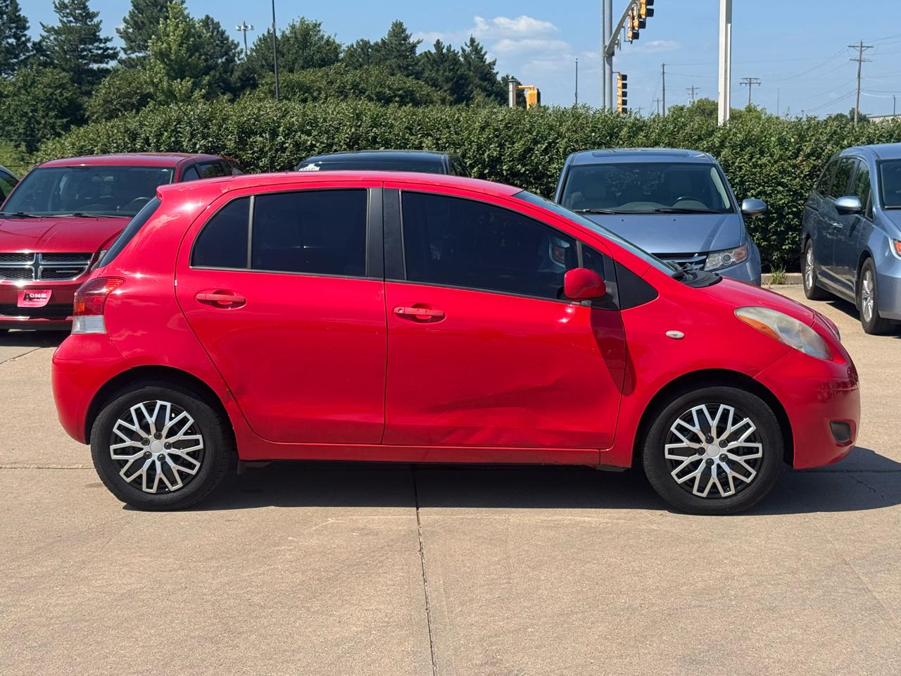 Toyota Yaris 5dr LB Man (Natl) 2010