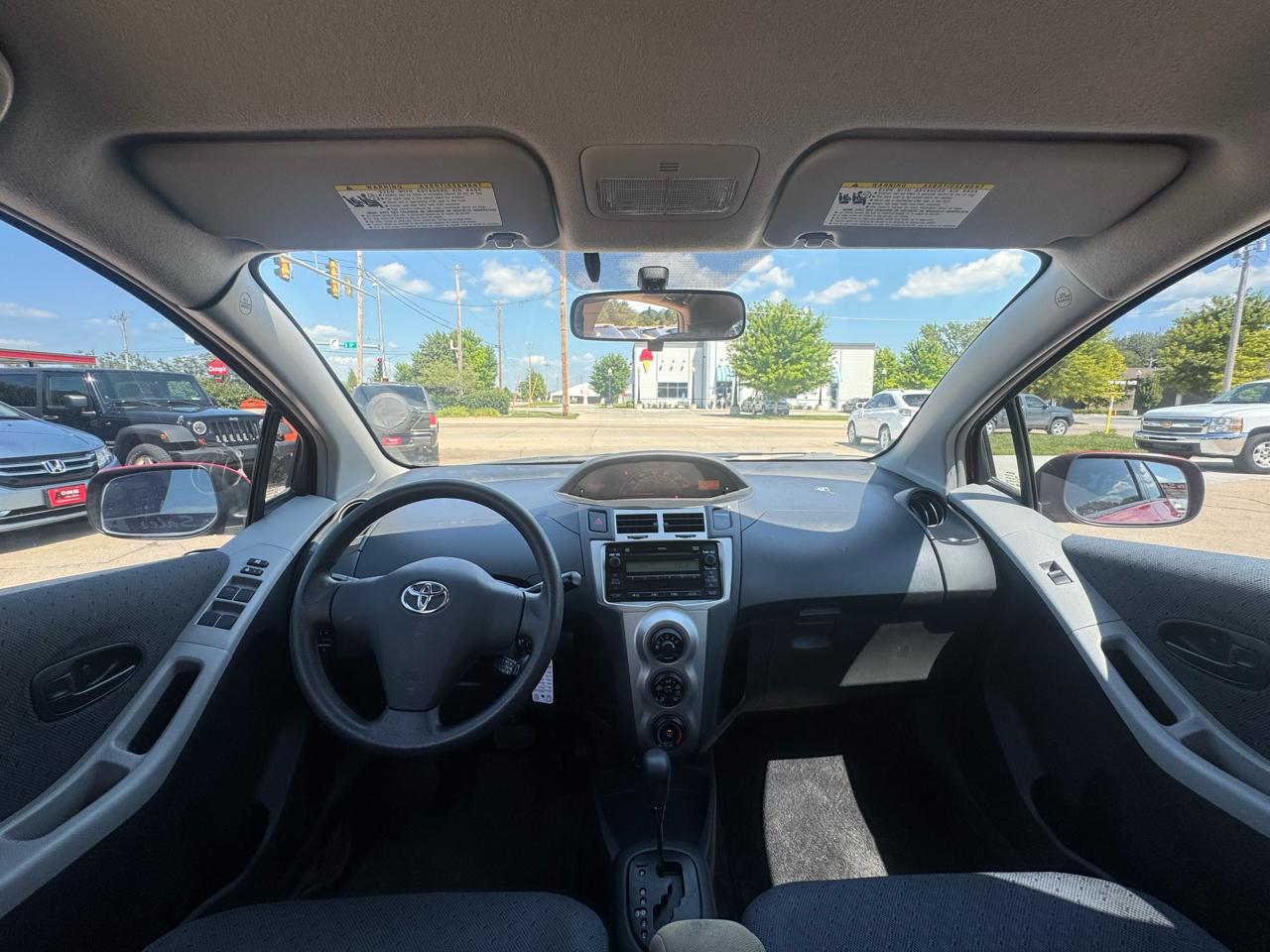 Toyota Yaris 5dr LB Man (Natl) 2010