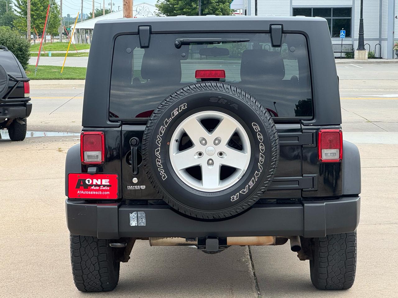Jeep Wrangler 4WD 2dr Sport 2011