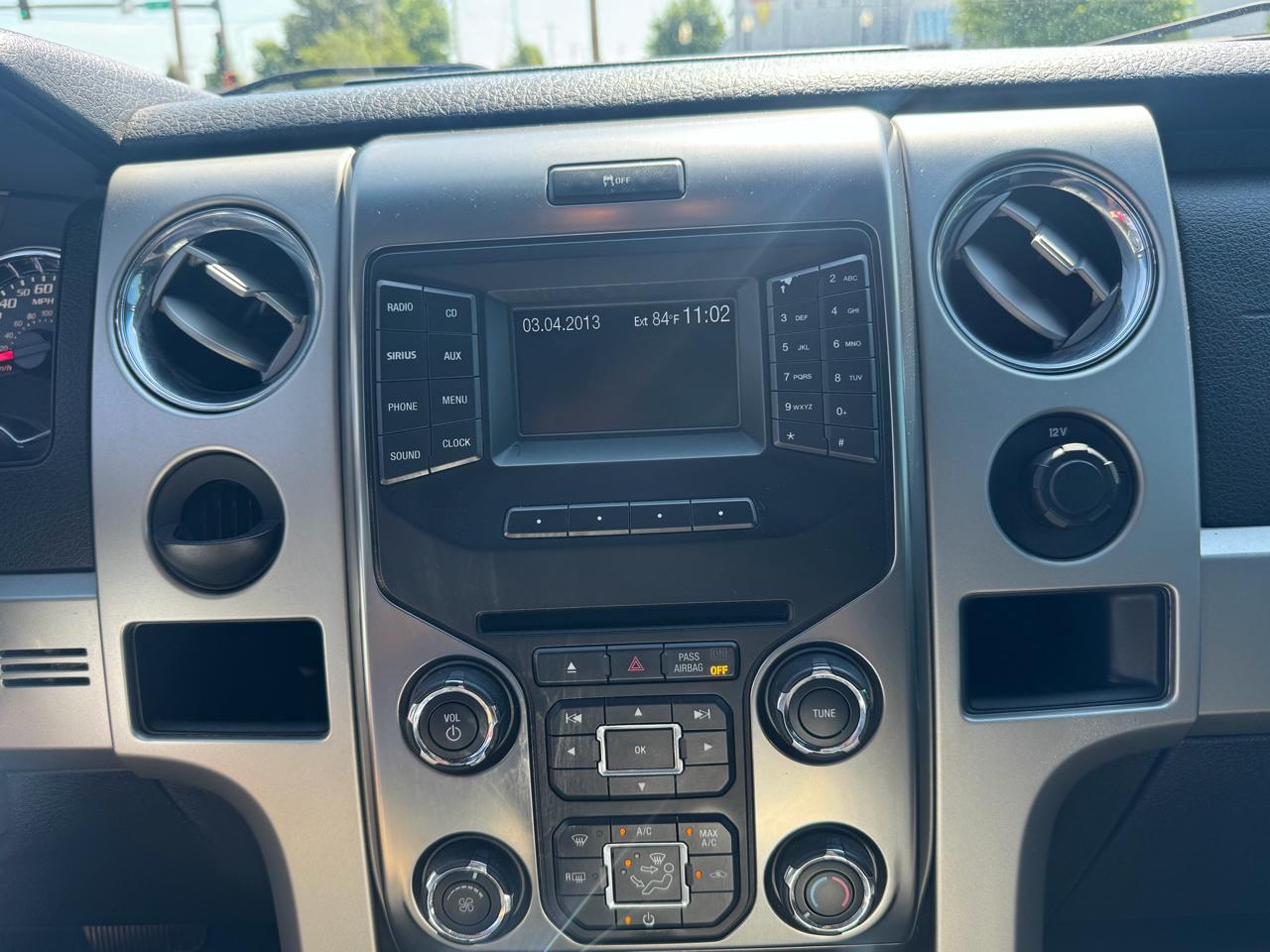 Ford F-150 2WD SuperCrew 145" Platinum 2013
