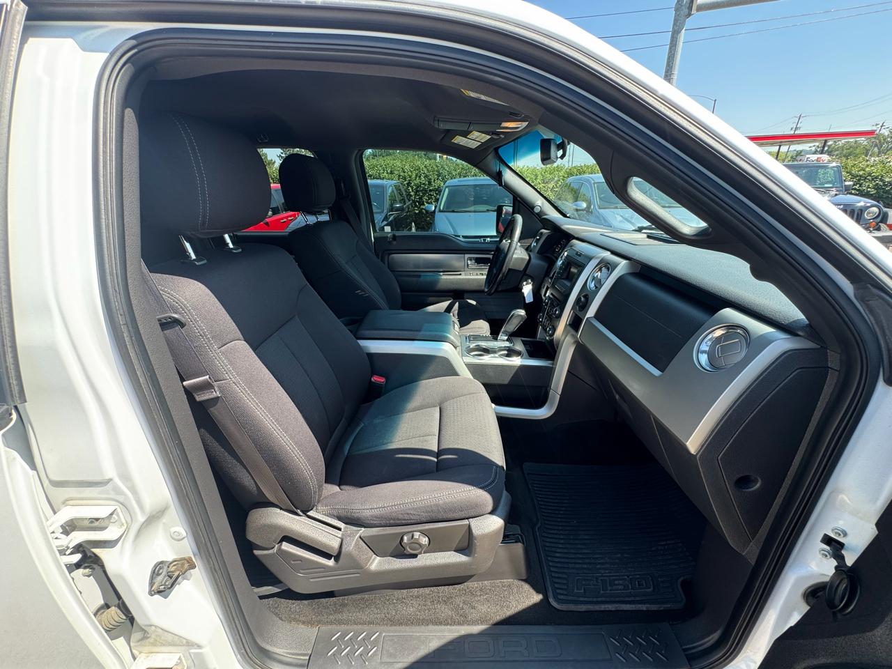 Ford F-150 2WD SuperCrew 145" Platinum 2013