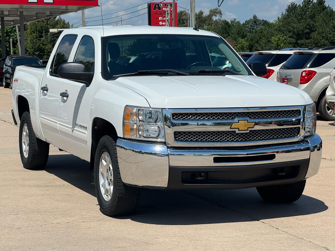Chevrolet Silverado 1500 4WD Crew Cab 143.5" LT 2012