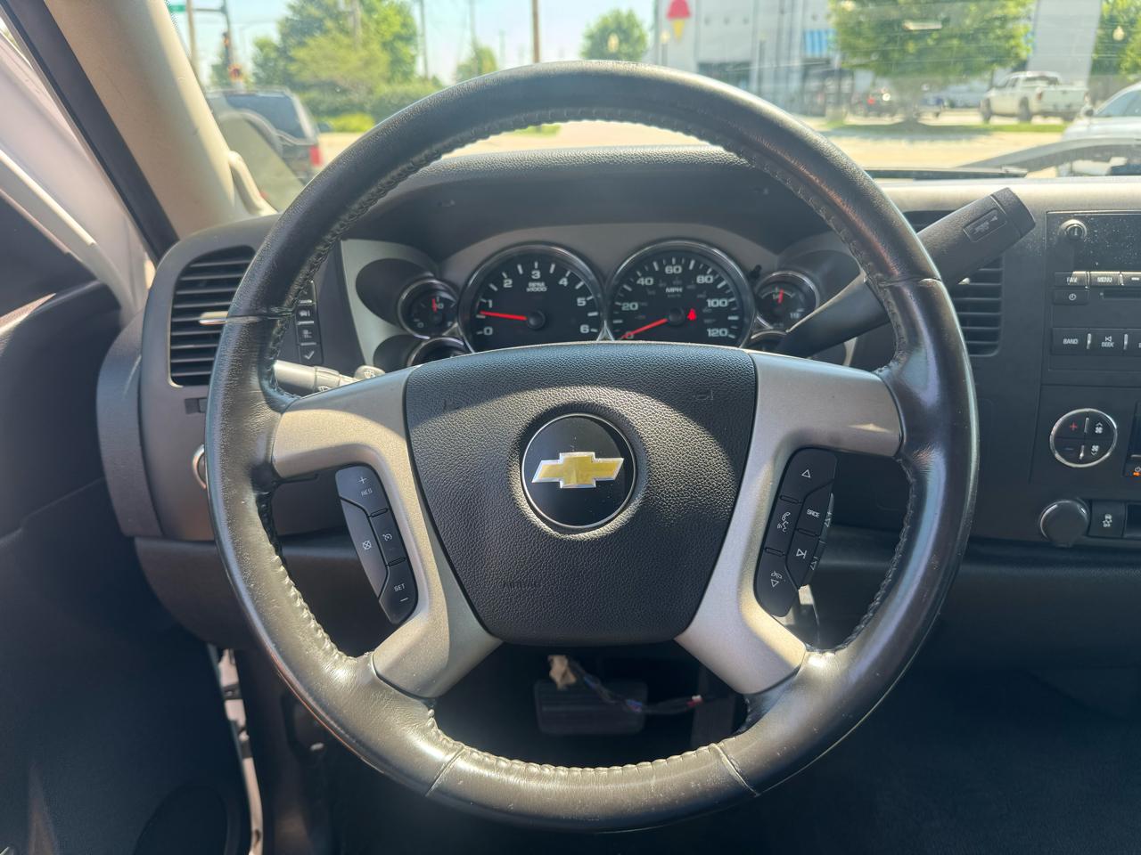 Chevrolet Silverado 1500 4WD Crew Cab 143.5" LT 2012