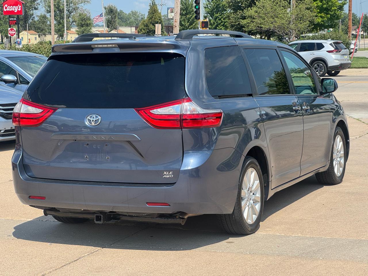 Toyota Sienna  2015