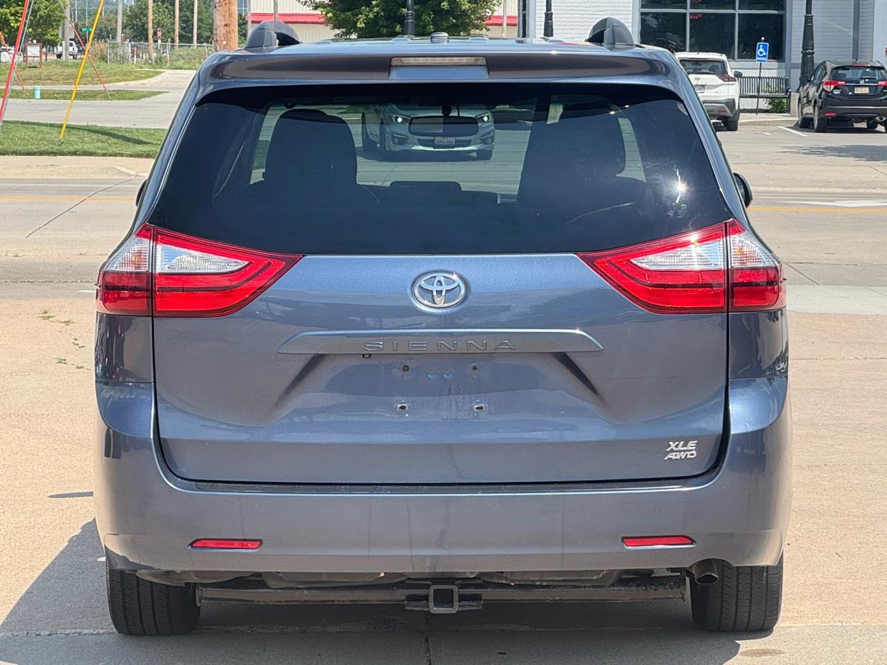 Toyota Sienna  2015