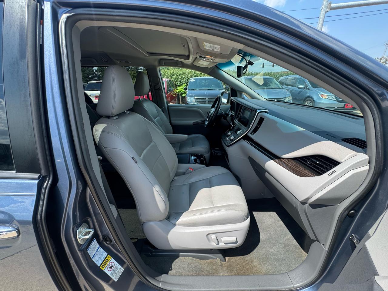 Toyota Sienna  2015