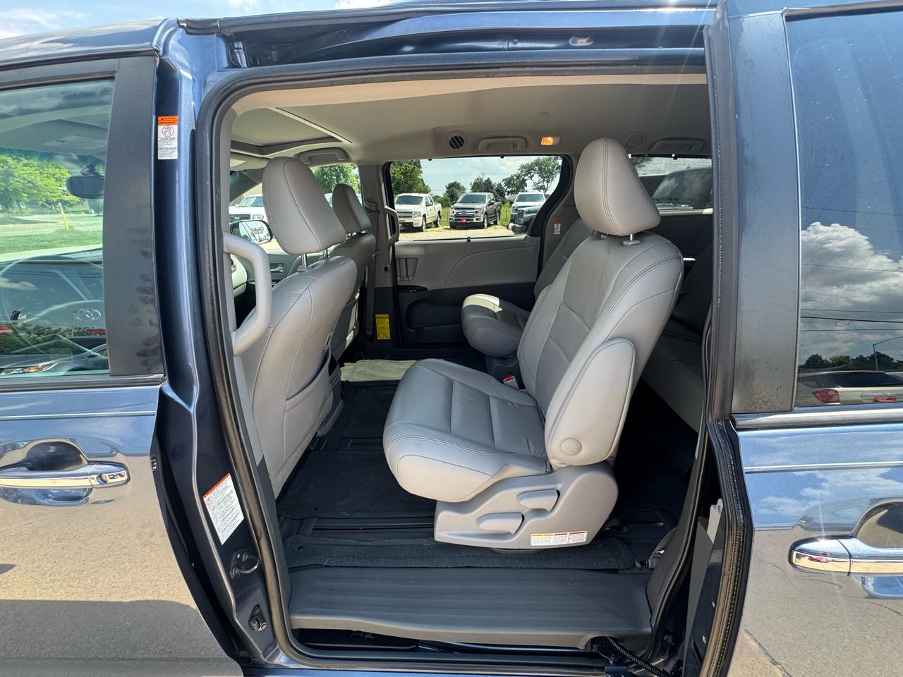 Toyota Sienna  2015