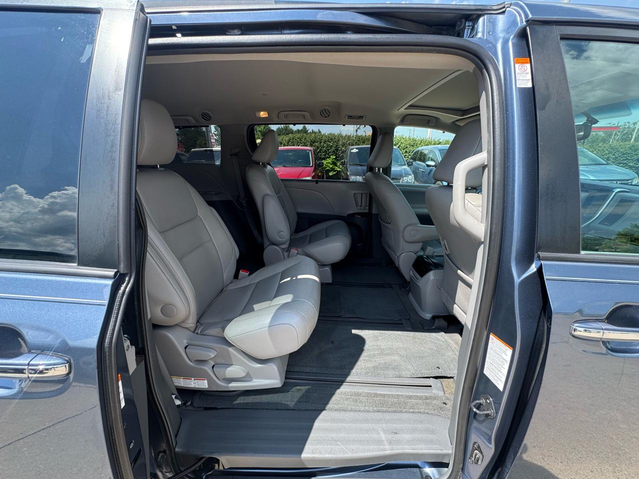 Toyota Sienna  2015