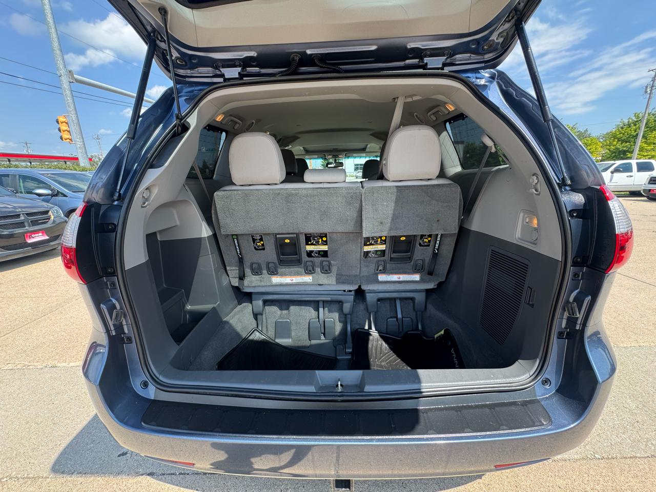 Toyota Sienna  2015