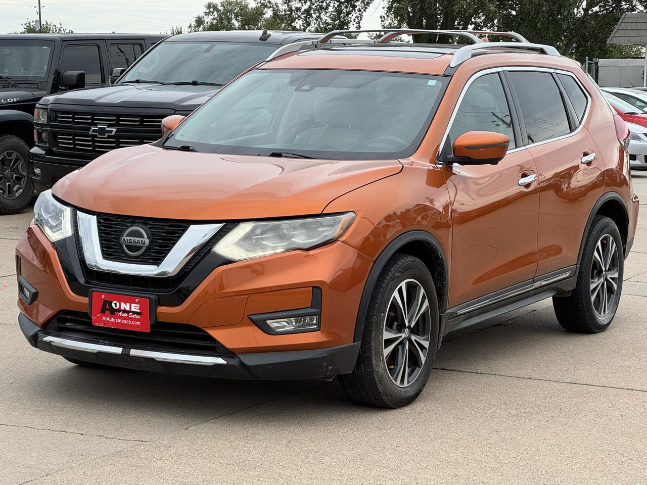Nissan Rogue photo 2