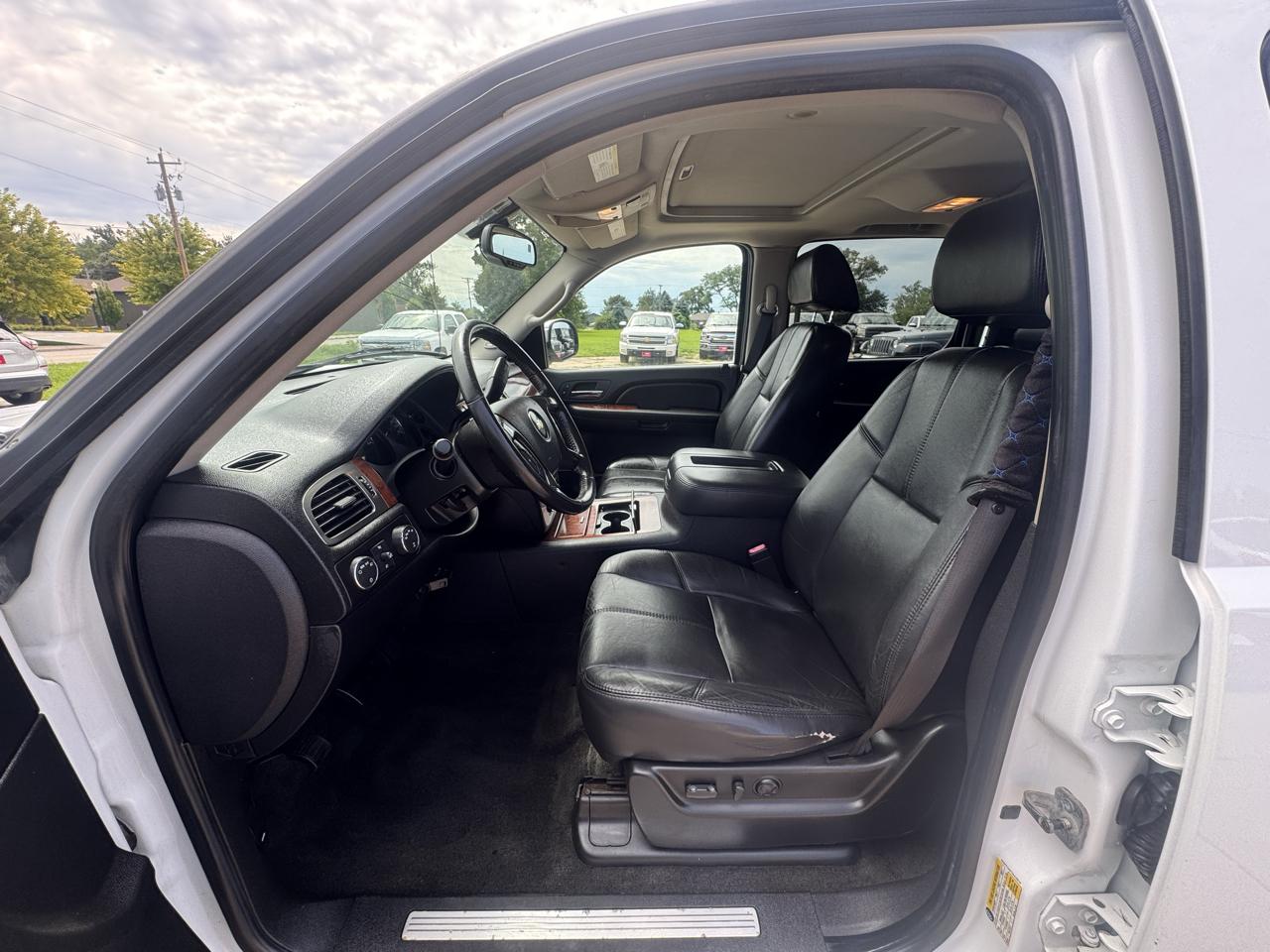 Chevrolet Avalanche 4WD Crew Cab 130" LTZ 2007