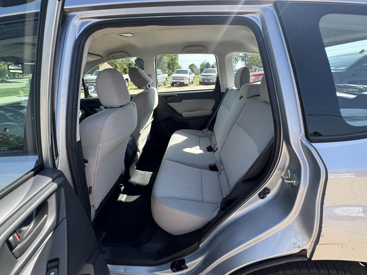 Subaru Forester 4dr CVT 2.5i PZEV 2015