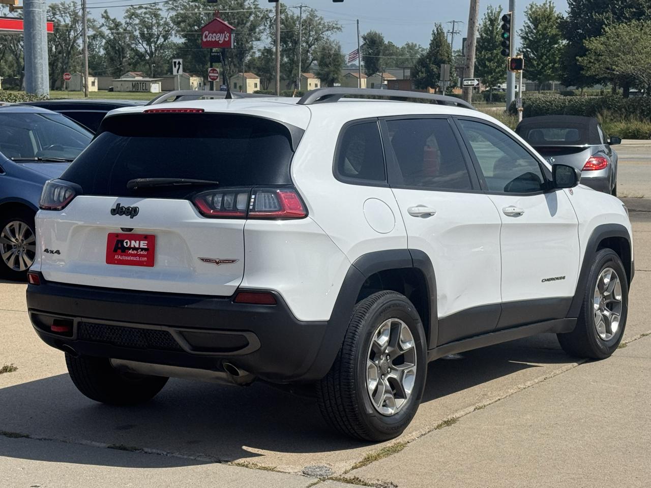 Jeep Cherokee photo 5