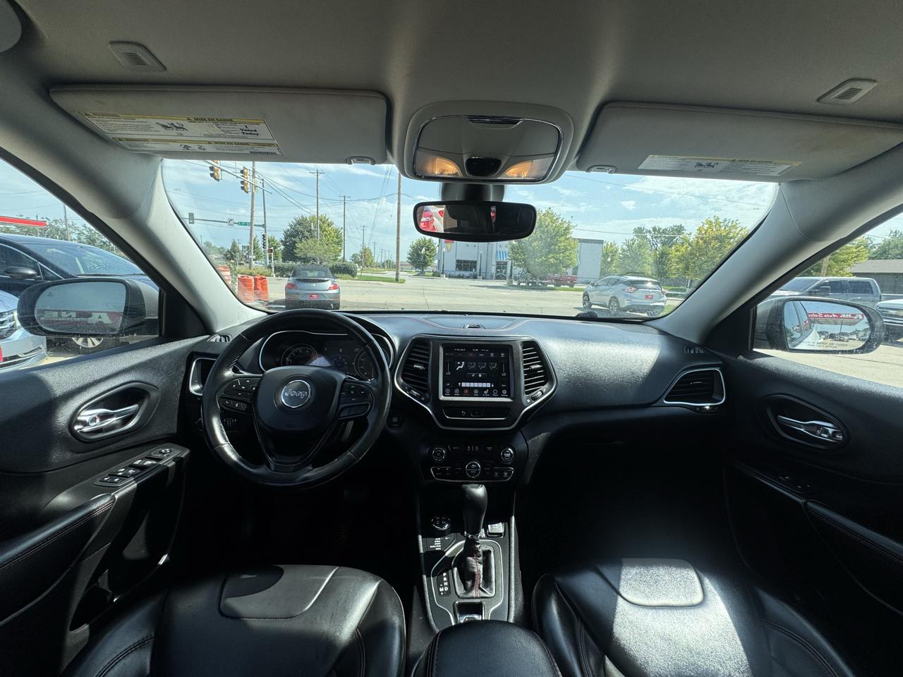 Jeep Cherokee photo 7