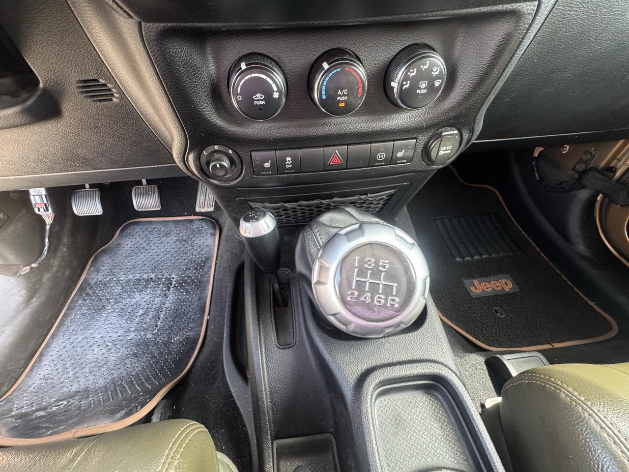 Jeep Wrangler 4WD 2dr 70th Anniversary *Ltd Avail* 2011