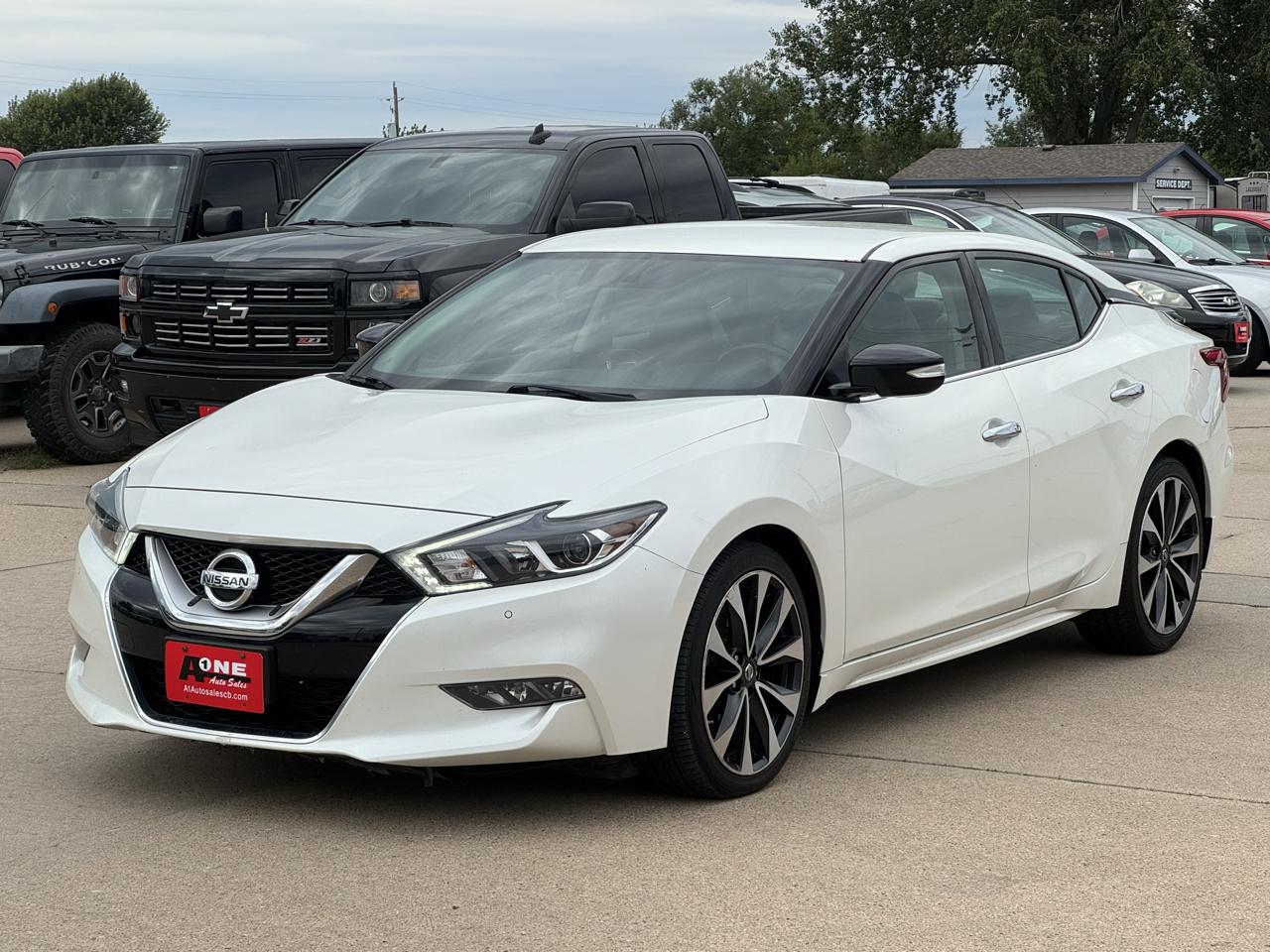 Nissan Maxima photo 2