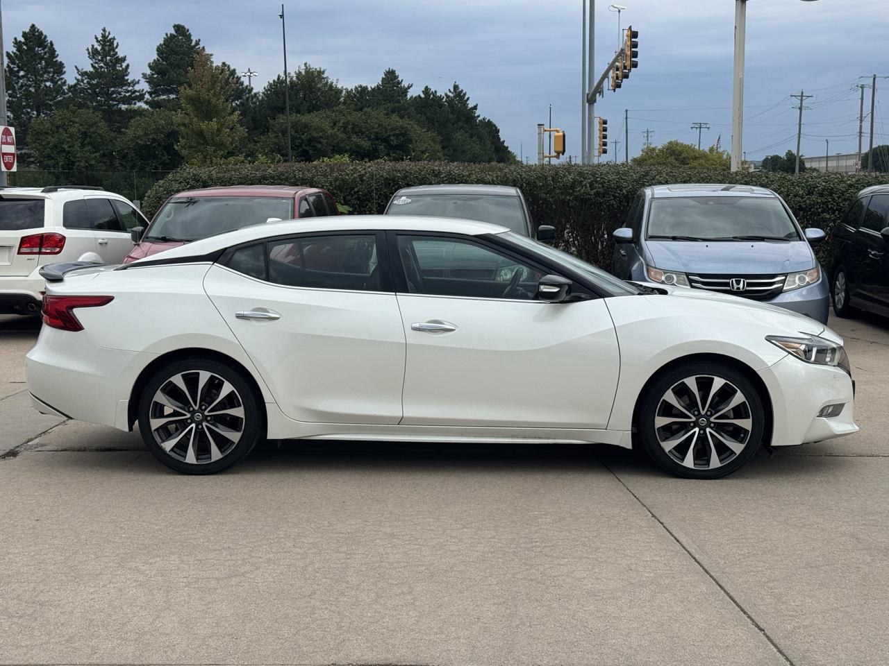Nissan Maxima photo 5