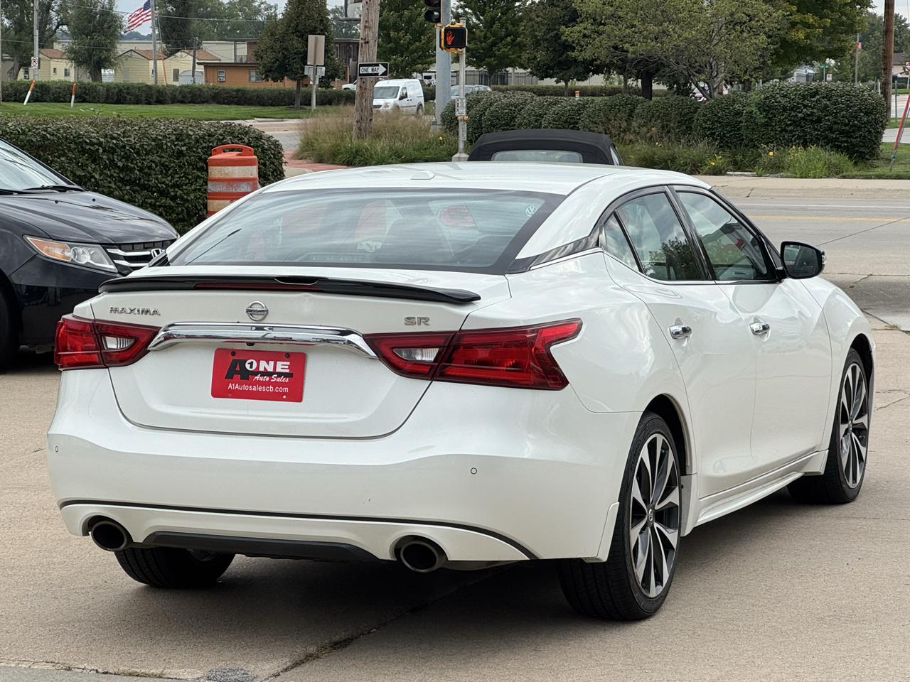 Nissan Maxima photo 6