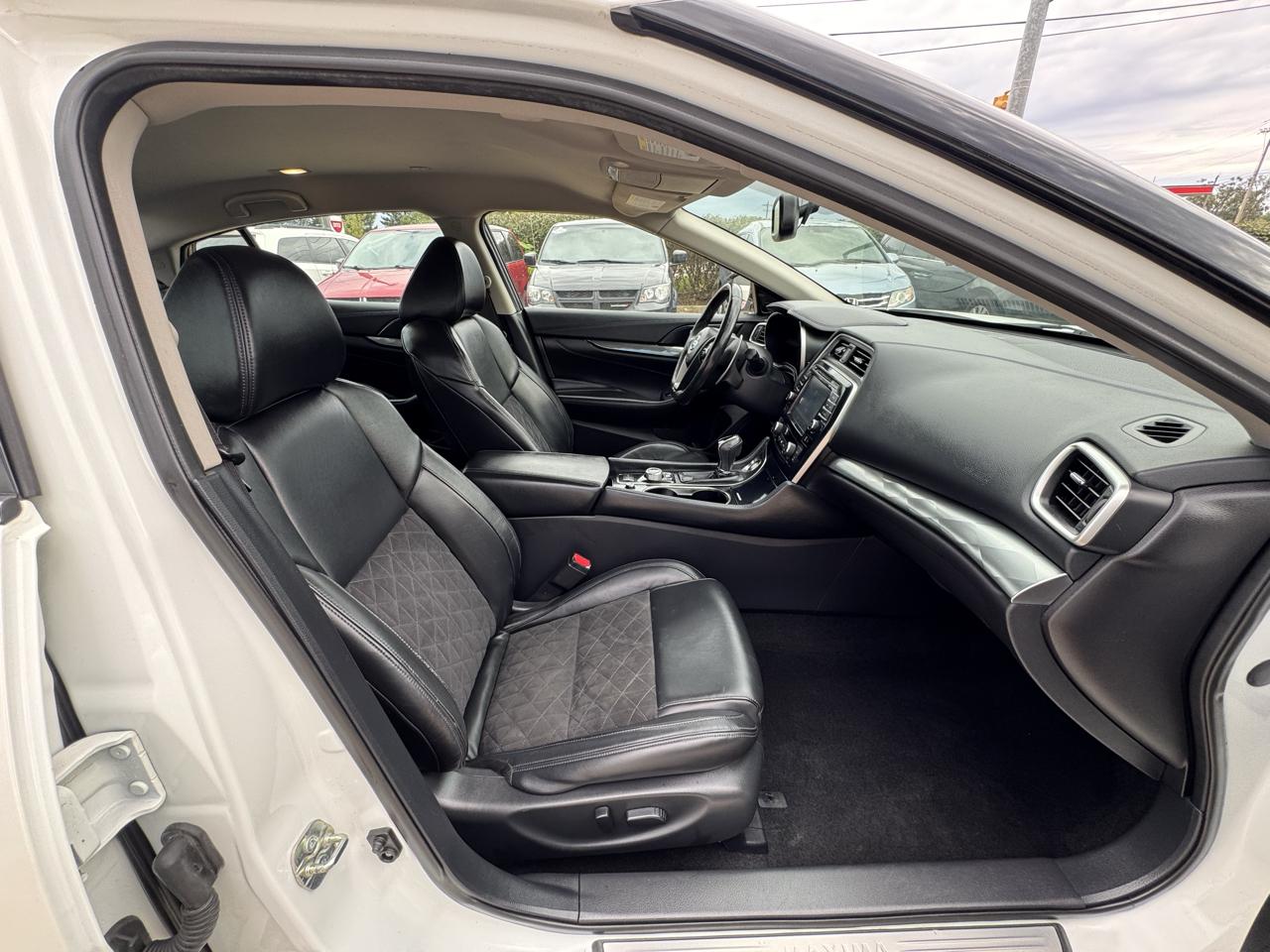 Nissan Maxima photo 16