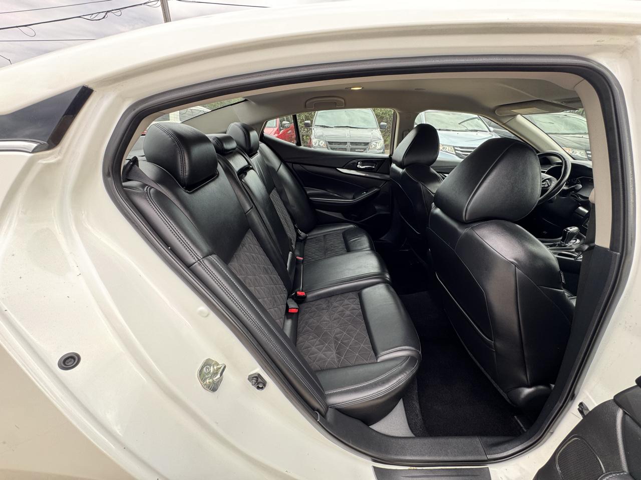 Nissan Maxima photo 18