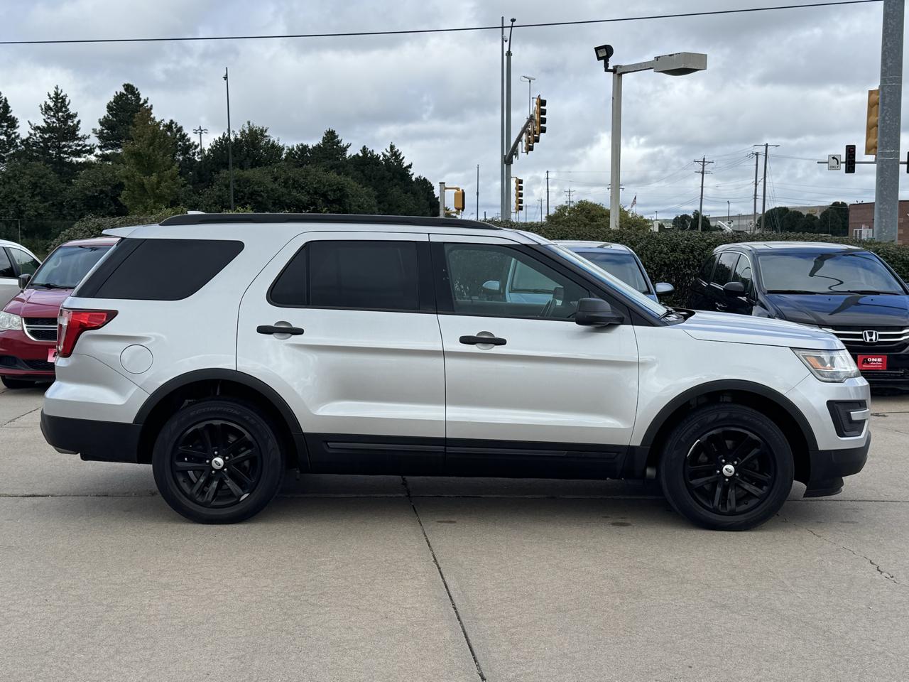 Ford Explorer Base 4WD 2017