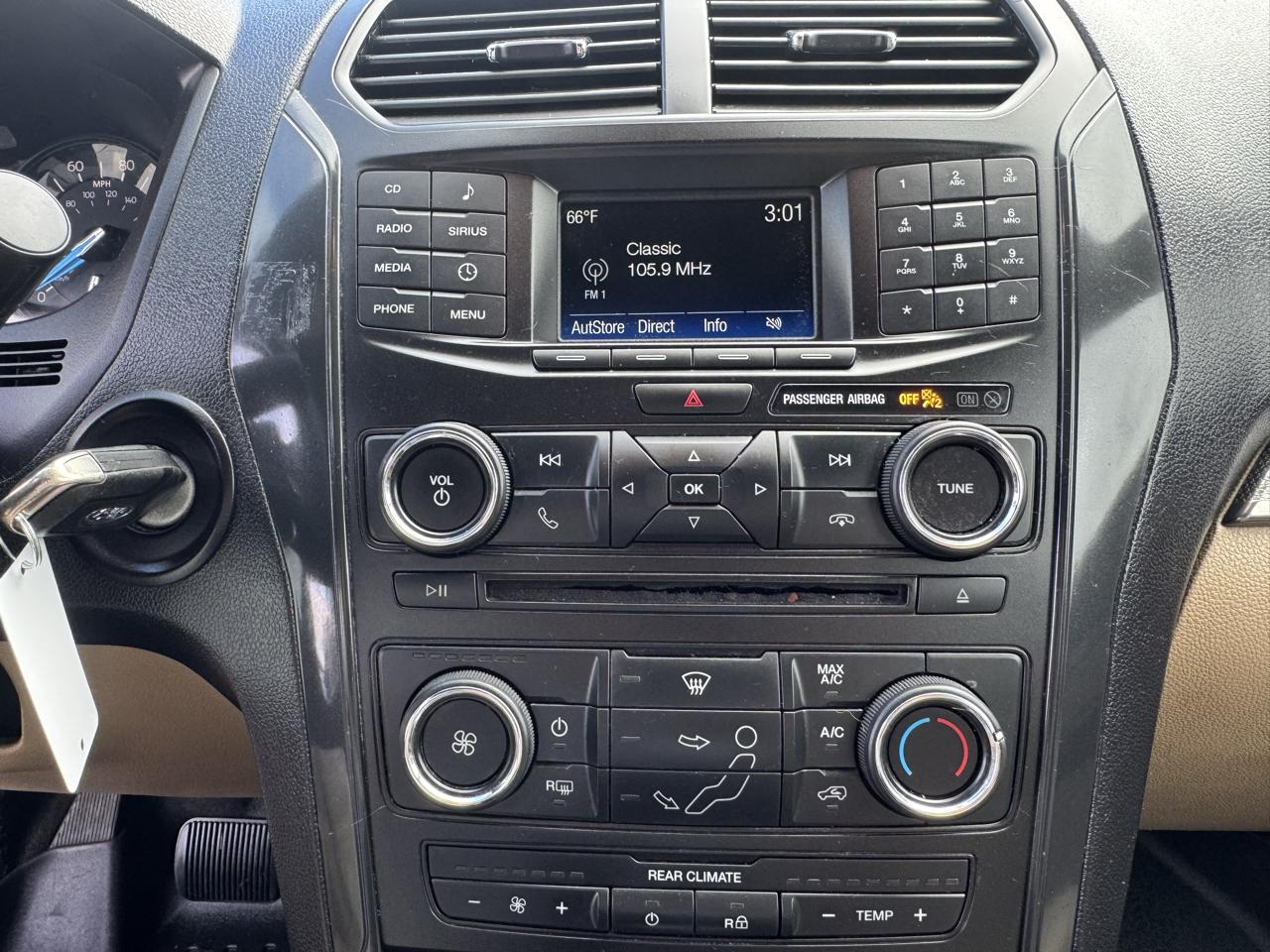 Ford Explorer Base 4WD 2017