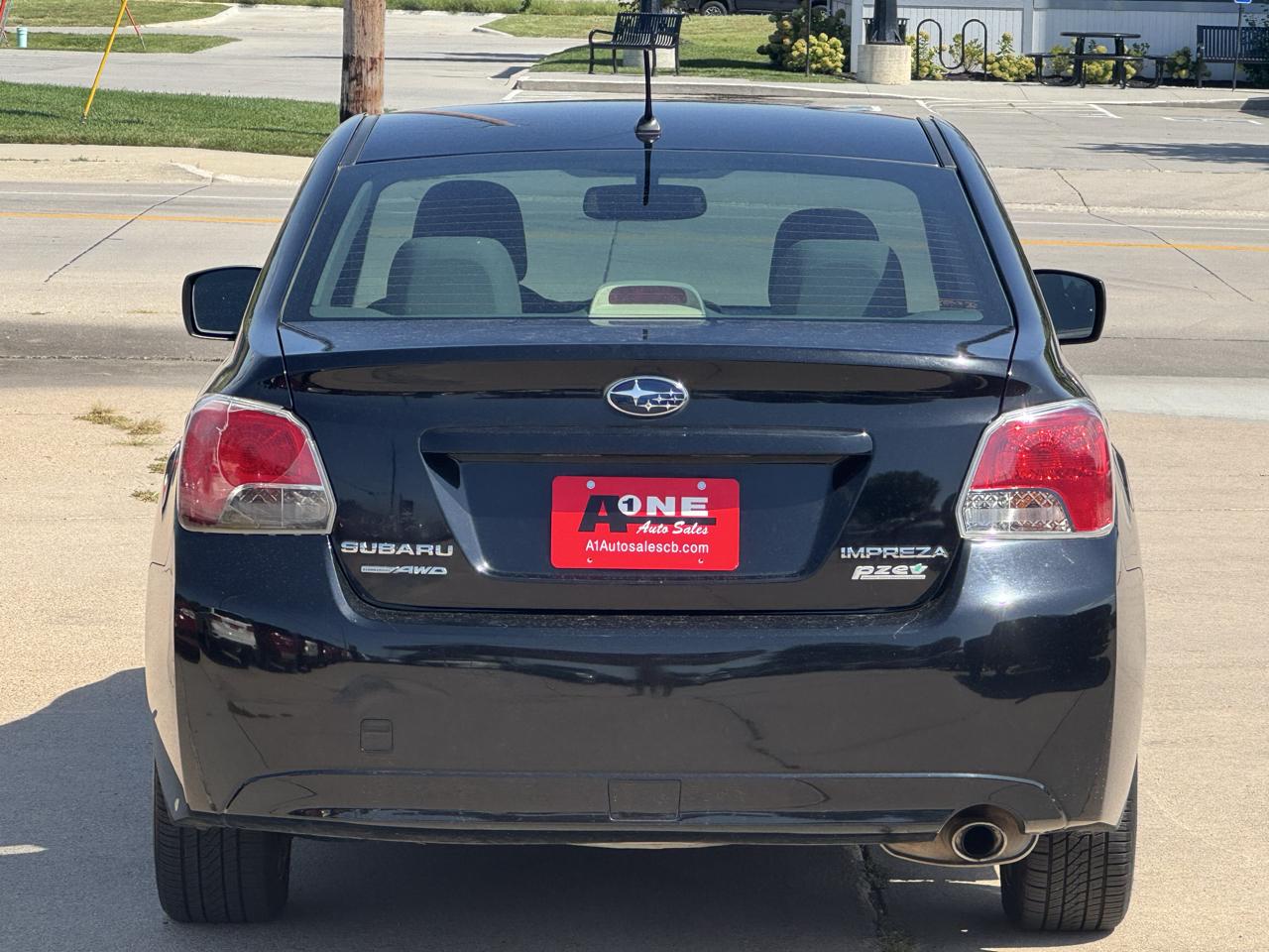 Subaru Impreza Sedan 4dr Auto 2.0i Premium 2014