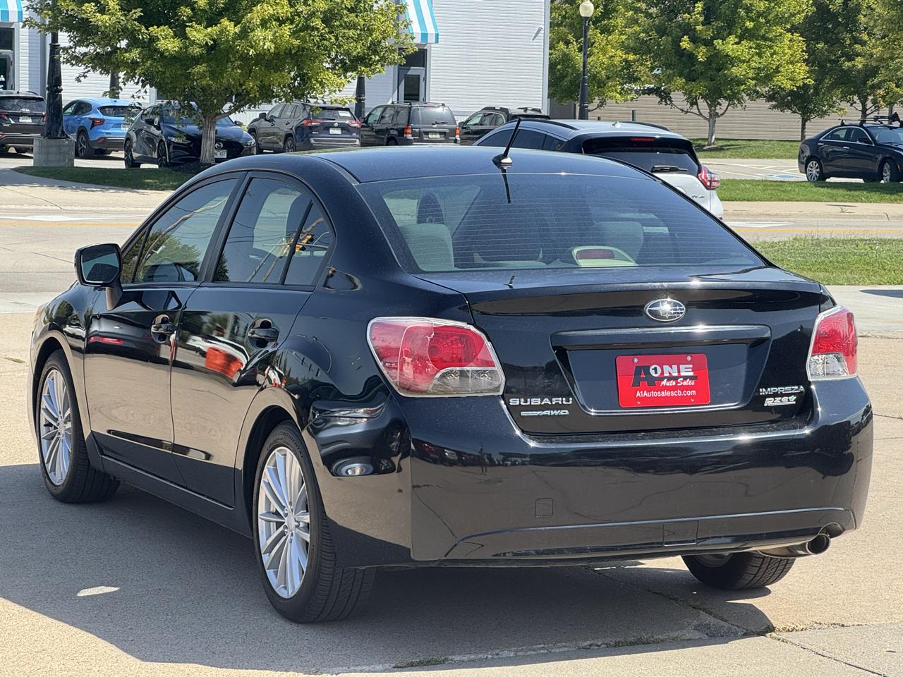 Subaru Impreza Sedan 4dr Auto 2.0i Premium 2014