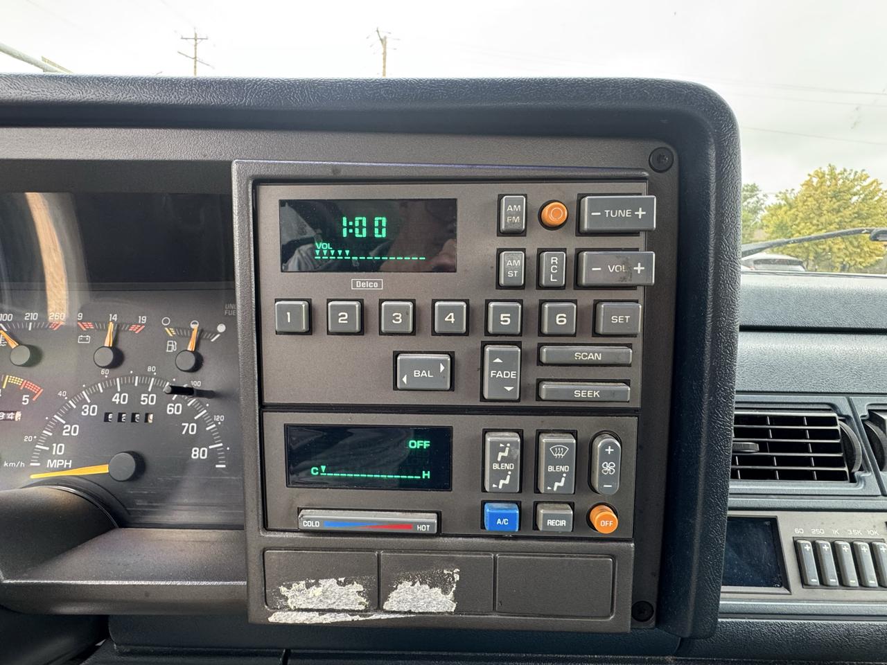 Chevrolet C/K1500 photo 11