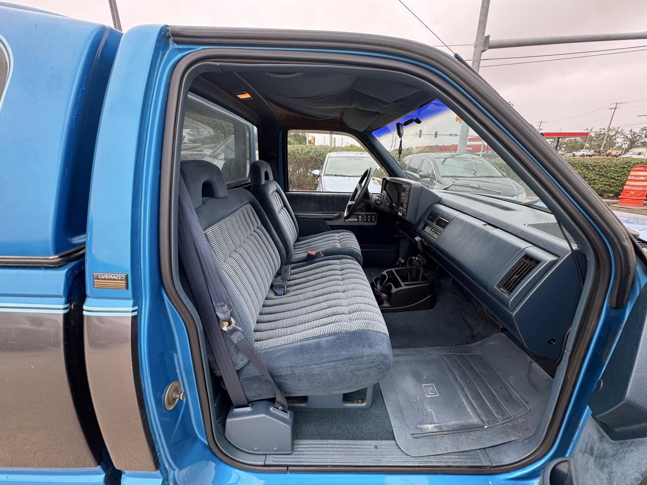 Chevrolet C/K1500 photo 14