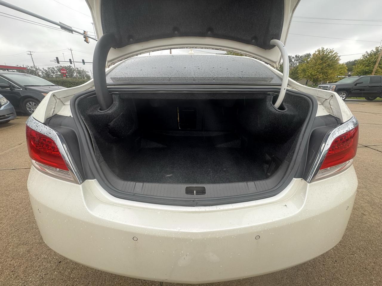 Buick LaCrosse 4dr Sdn CXL 3.0L FWD 2010