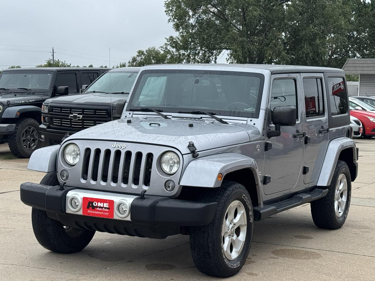 Jeep Wrangler photo 2
