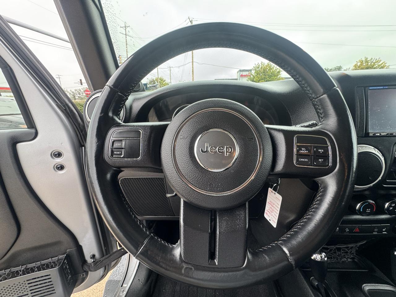 Jeep Wrangler photo 11