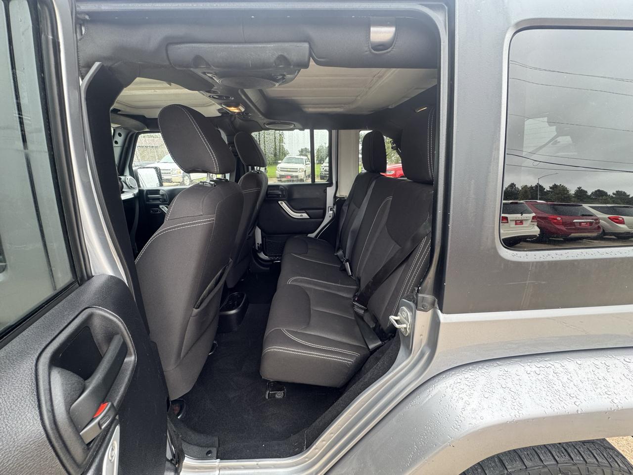 Jeep Wrangler photo 15