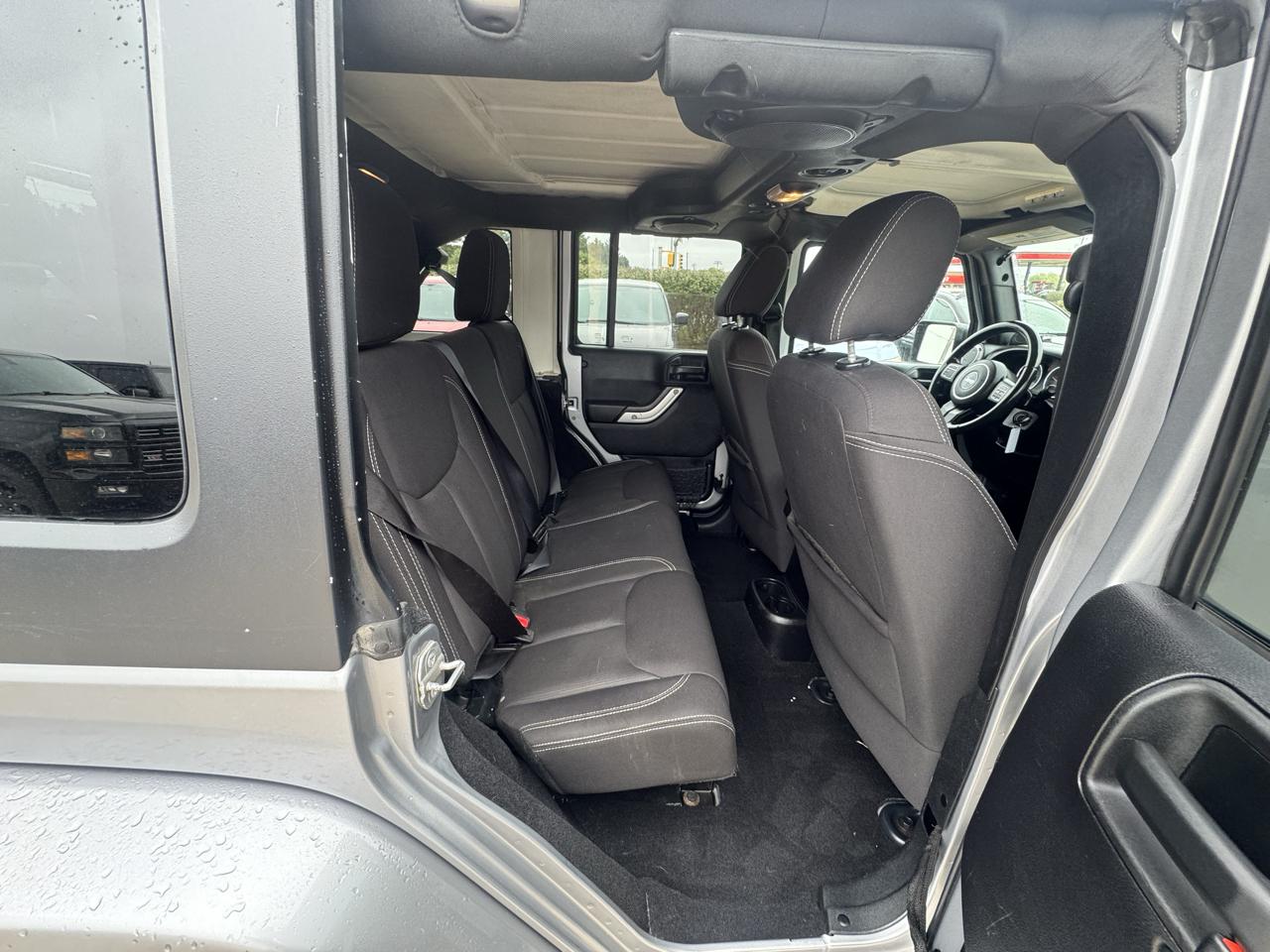 Jeep Wrangler photo 16