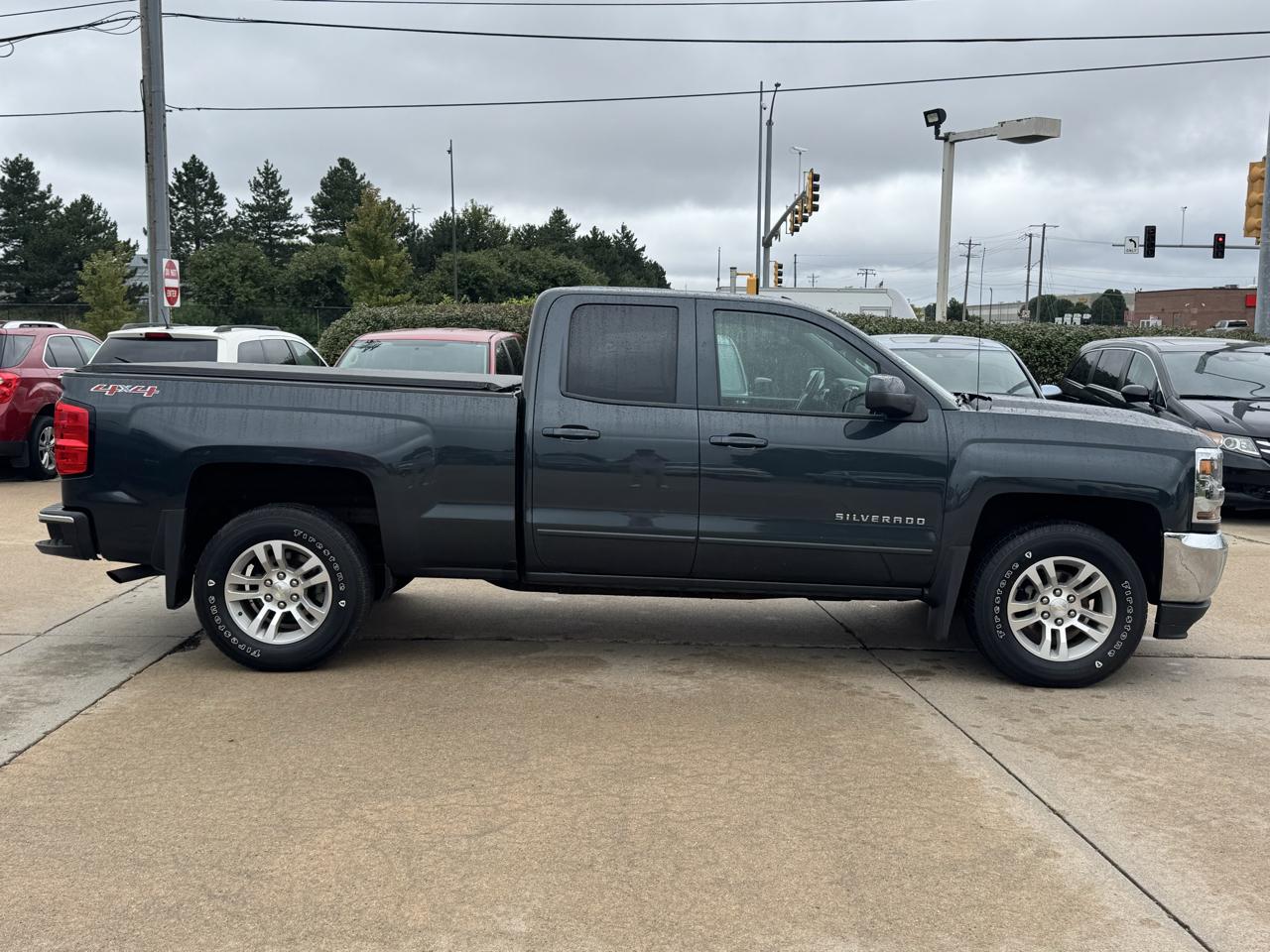 Chevrolet Silverado photo 5