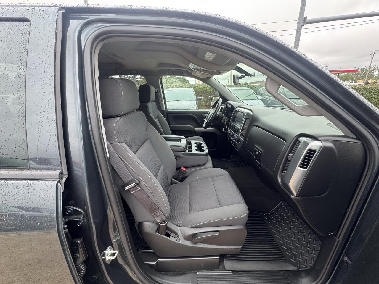 Chevrolet Silverado photo 15