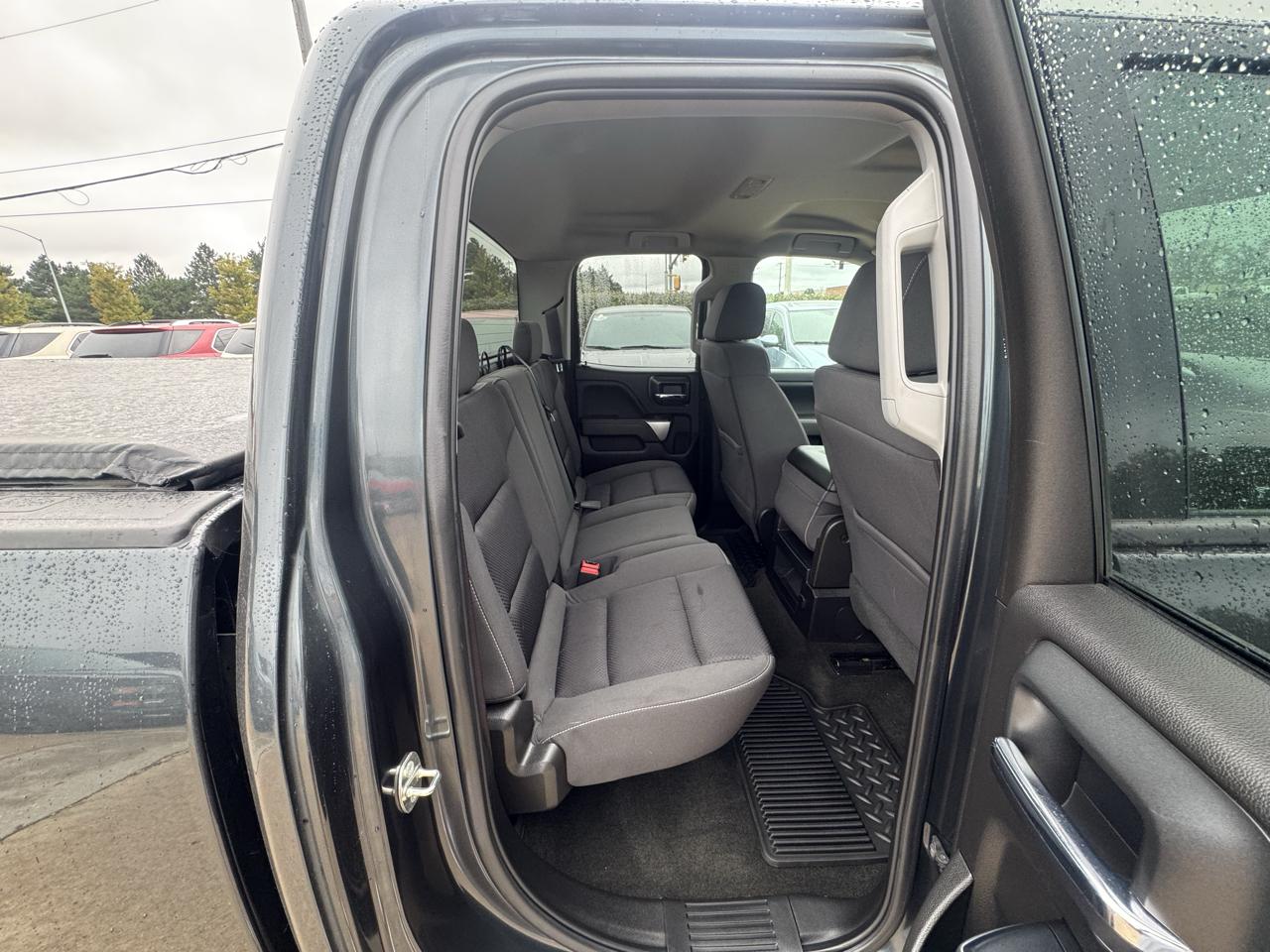 Chevrolet Silverado photo 17